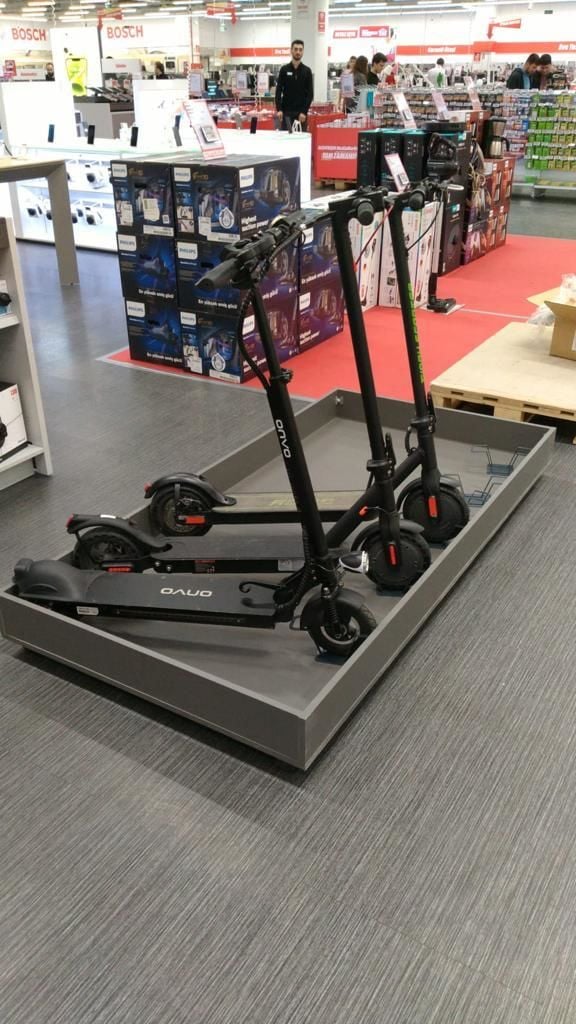 Havuz Scooter Standı